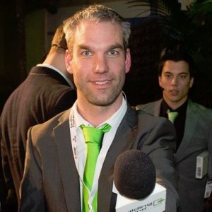 journalist interviewen microfoon Tim van Dorsten
